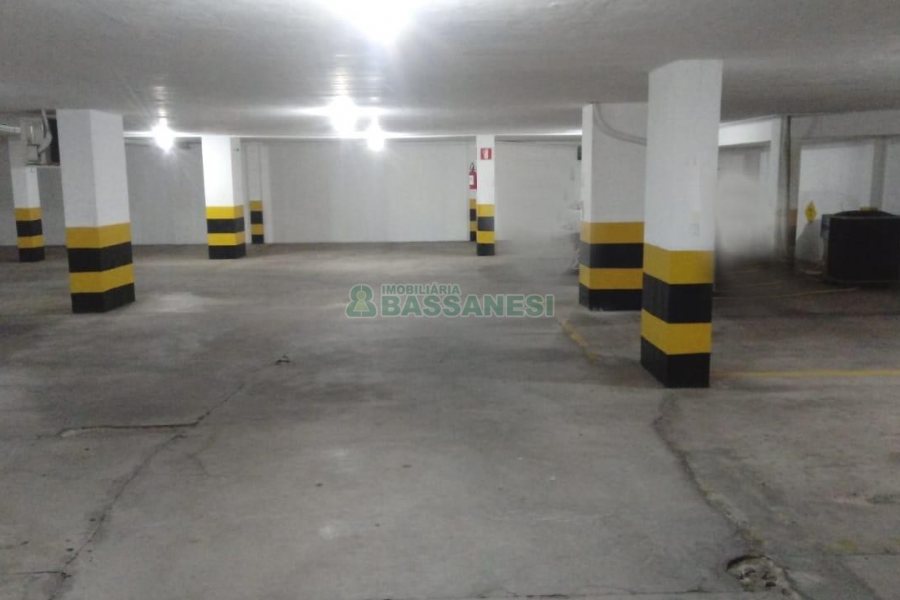 Loja com 600m², 16 vagas, no bairro Centro em Caxias do Sul para Alugar