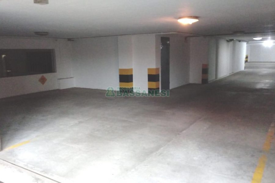 Loja com 600m², 16 vagas, no bairro Centro em Caxias do Sul para Alugar