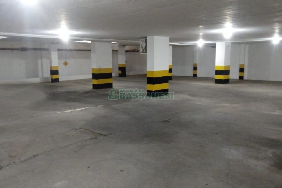 Loja com 600m², 16 vagas, no bairro Centro em Caxias do Sul para Alugar