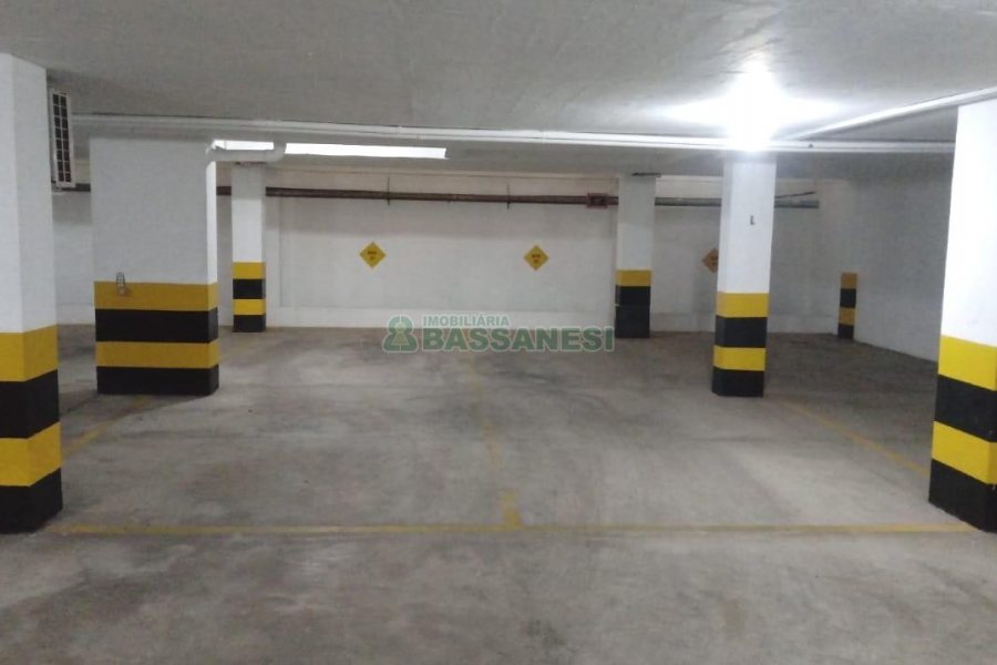 Loja com 600m², 16 vagas, no bairro Centro em Caxias do Sul para Alugar