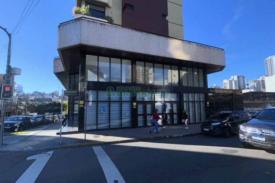 Loja com 600m², 16 vagas, no bairro Centro em Caxias do Sul para Alugar