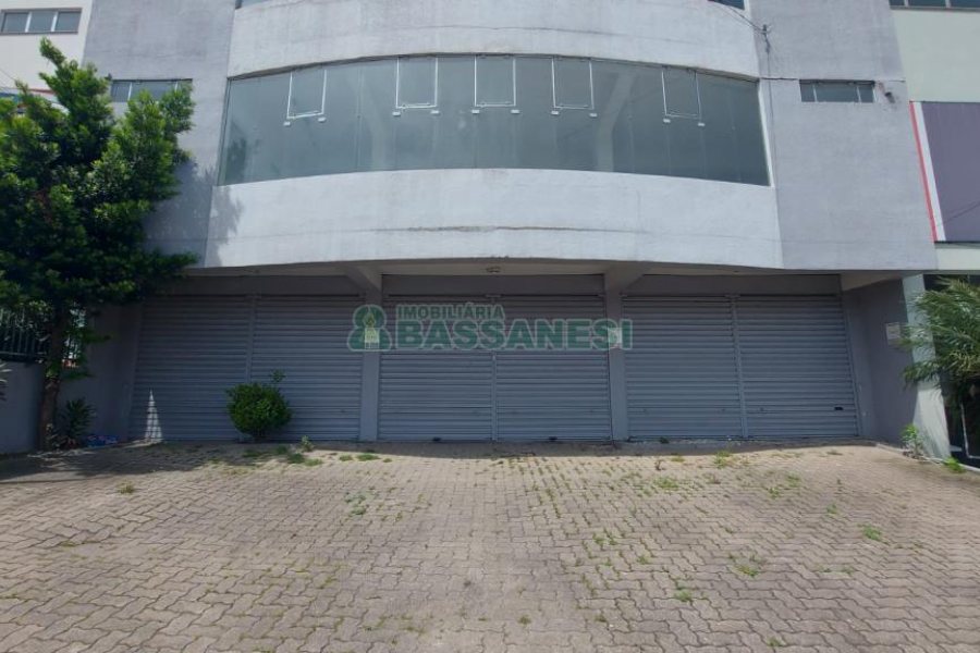 Loja com 285m², no bairro Universitário em Caxias do Sul para Alugar