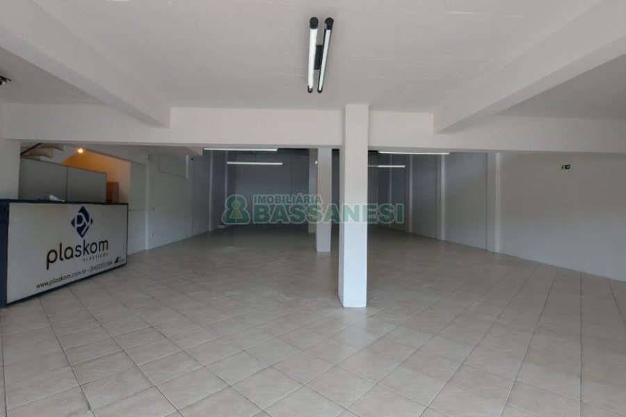 Loja com 285m², no bairro Universitário em Caxias do Sul para Alugar