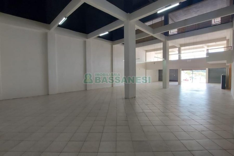 Loja com 285m², no bairro Universitário em Caxias do Sul para Alugar