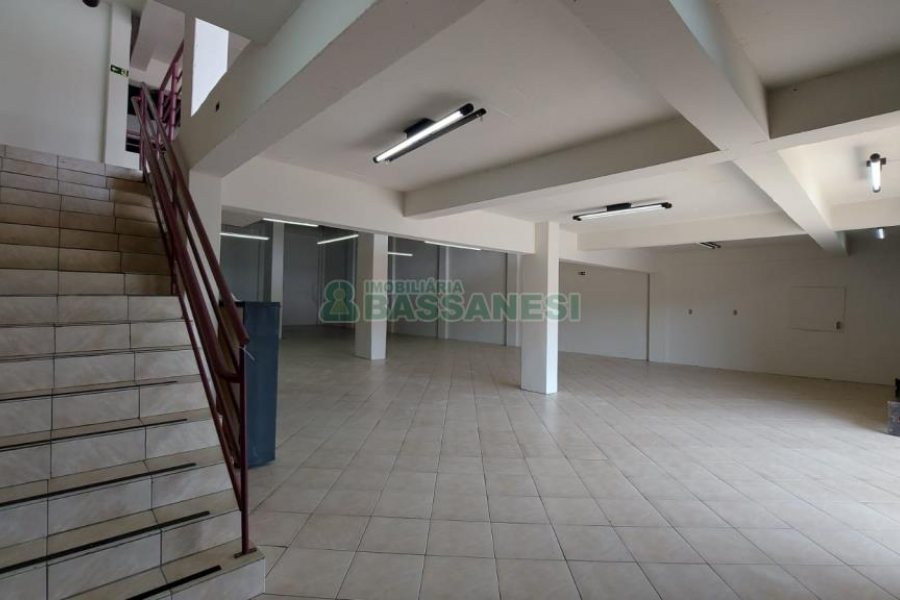 Loja com 285m², no bairro Universitário em Caxias do Sul para Alugar