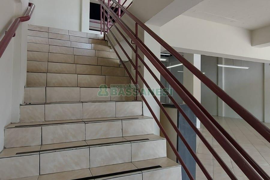 Loja com 285m², no bairro Universitário em Caxias do Sul para Alugar