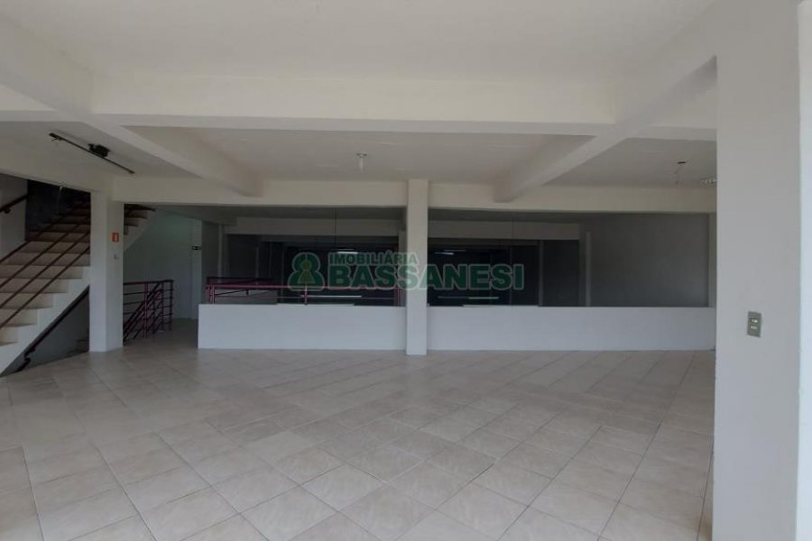 Loja com 285m², no bairro Universitário em Caxias do Sul para Alugar