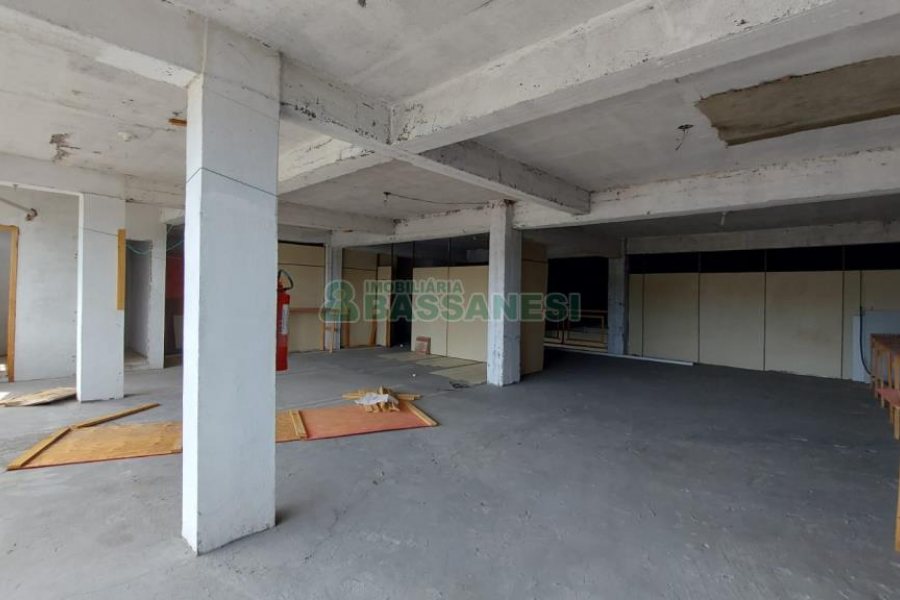 Loja com 285m², no bairro Universitário em Caxias do Sul para Alugar