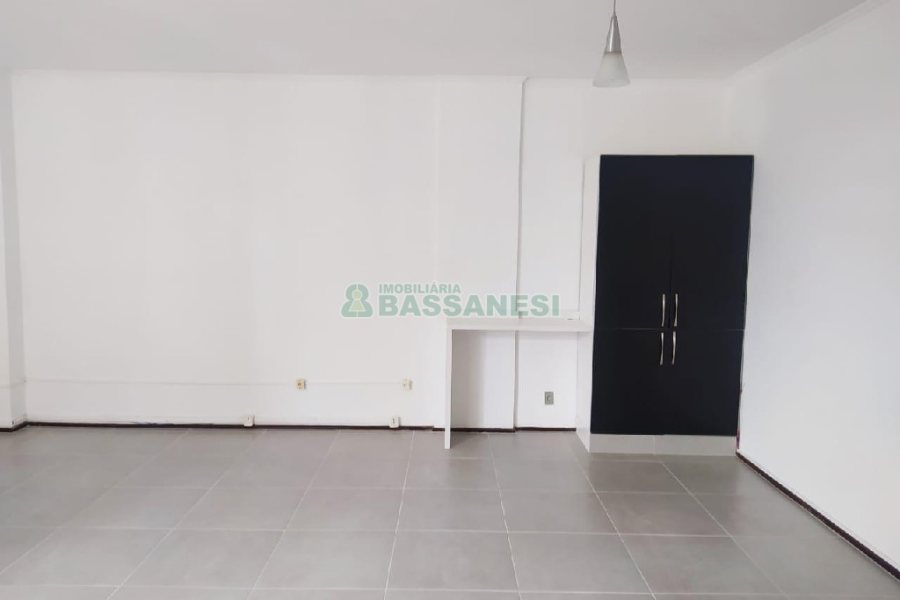 Sala com 35m², no bairro Centro em Caxias do Sul para Alugar