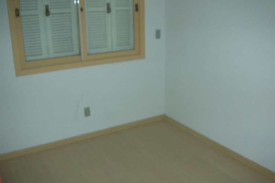 Sobrado com 110m², 3 dormitórios, 1 vaga, no bairro Vinhedos em Caxias do Sul para Alugar