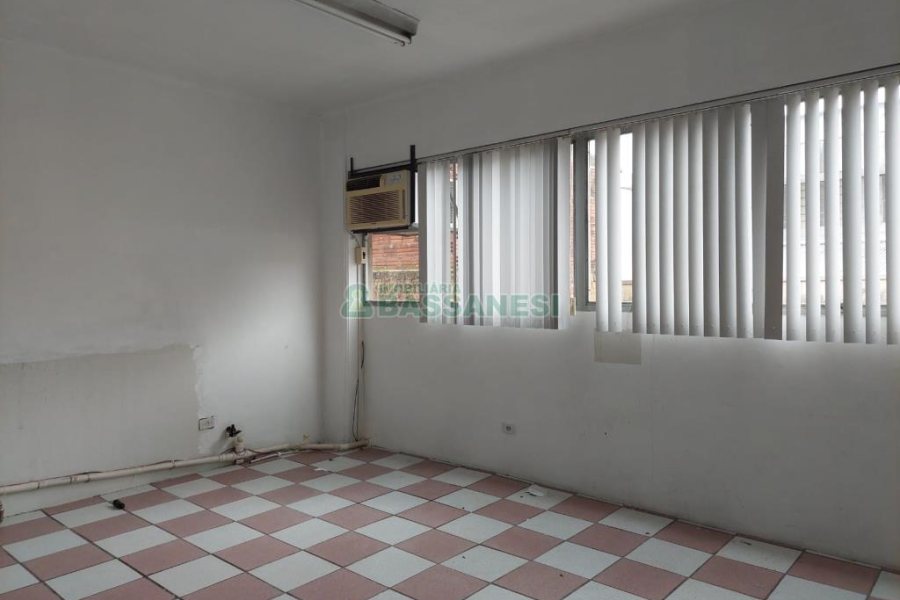Sala com 240m², 1 vaga, no bairro Centro em Caxias do Sul para Alugar