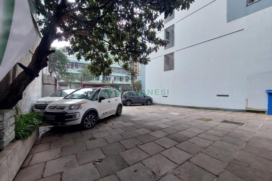Sala com 240m², 1 vaga, no bairro Centro em Caxias do Sul para Alugar