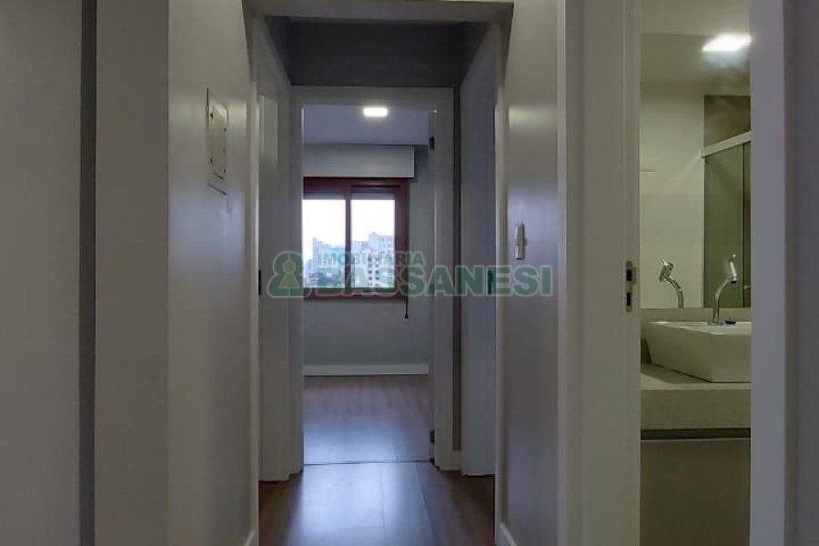 Apartamento com 140m², 3 dormitórios, 1 vaga, no bairro Centro em Caxias do Sul para Alugar