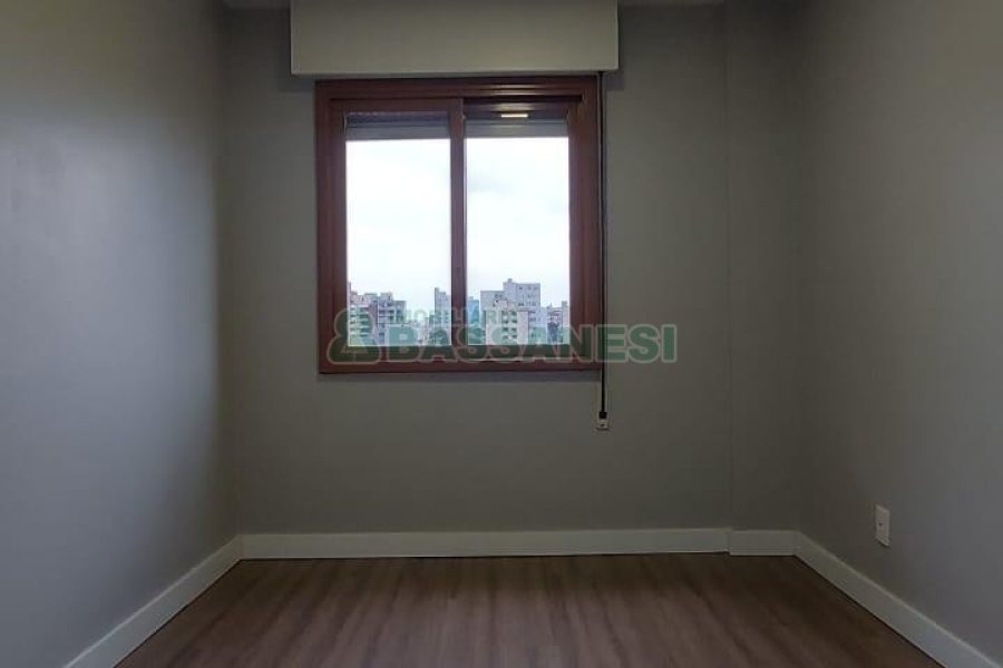 Apartamento com 140m², 3 dormitórios, 1 vaga, no bairro Centro em Caxias do Sul para Alugar