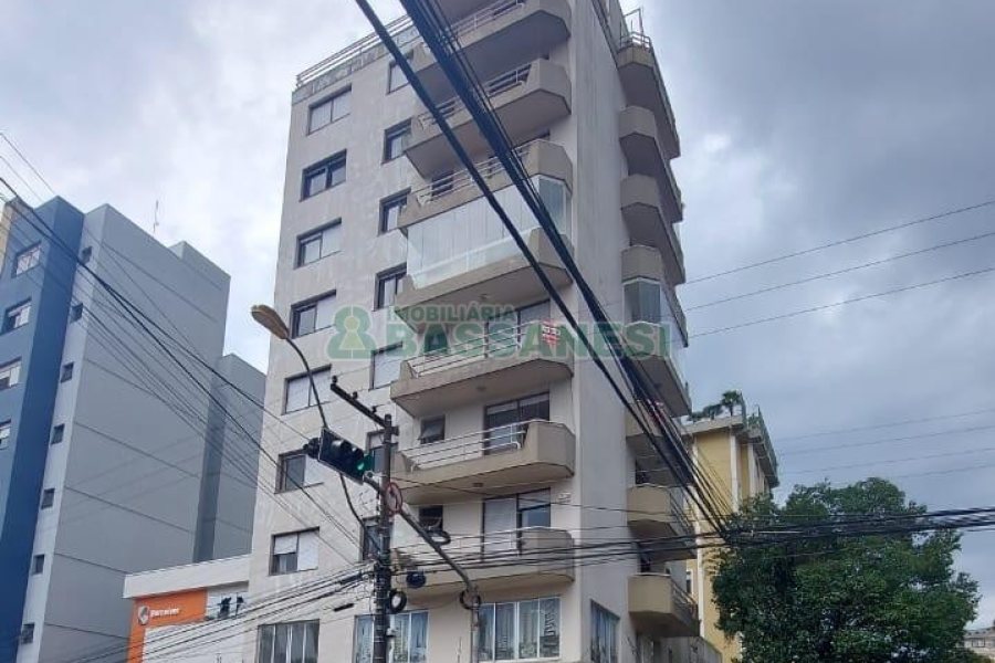 Apartamento com 140m², 3 dormitórios, 1 vaga, no bairro Centro em Caxias do Sul para Alugar