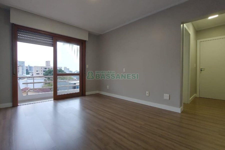 Apartamento com 140m², 3 dormitórios, 1 vaga, no bairro Centro em Caxias do Sul para Alugar
