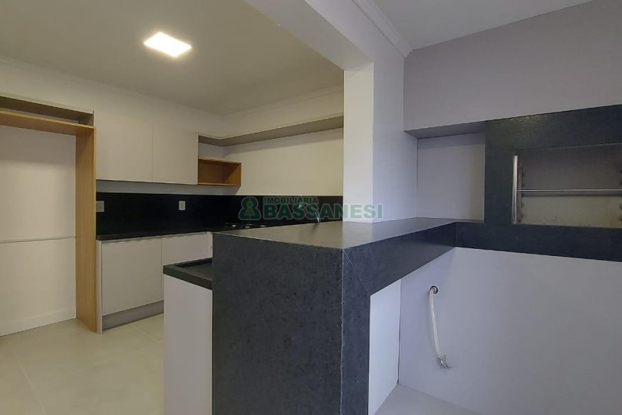 Apartamento com 140m², 3 dormitórios, 1 vaga, no bairro Centro em Caxias do Sul para Alugar