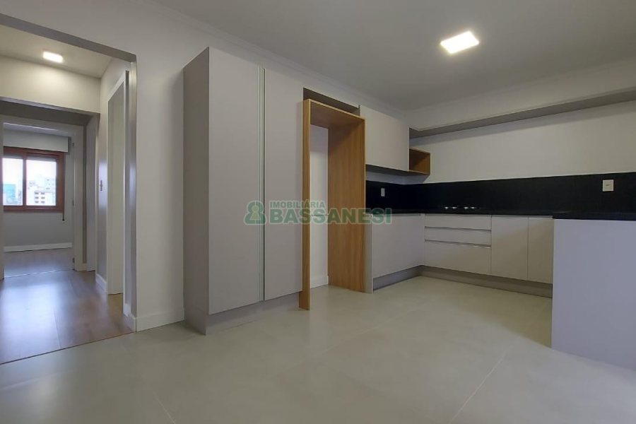 Apartamento com 140m², 3 dormitórios, 1 vaga, no bairro Centro em Caxias do Sul para Alugar