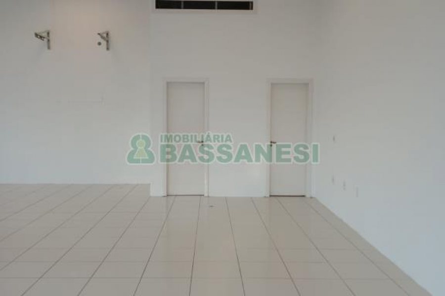 Loja com 380m², no bairro Santa Catarina em Caxias do Sul para Alugar