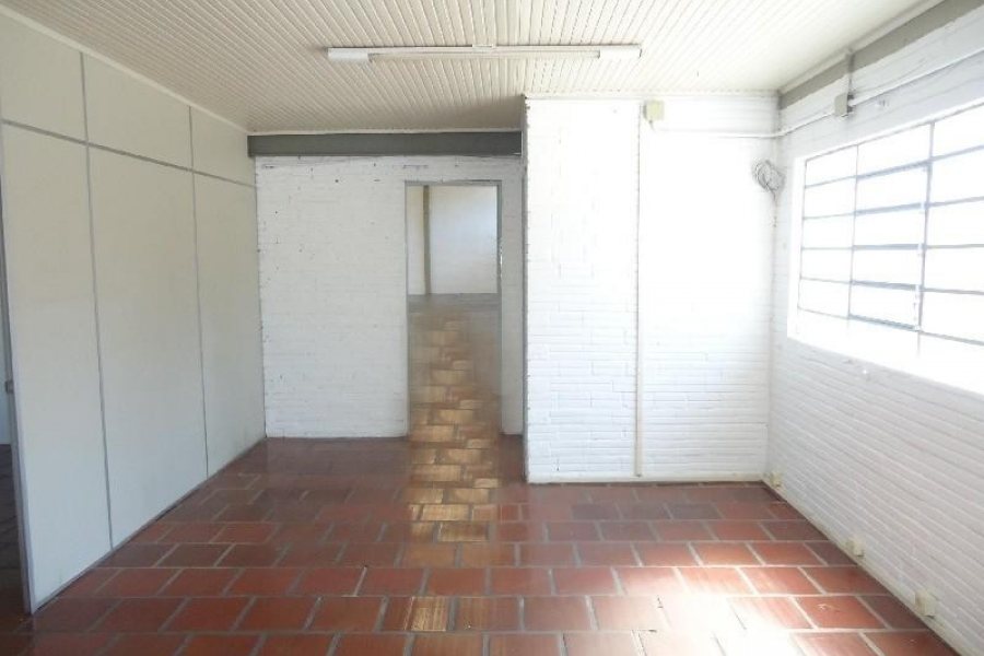 Pavilhão com 523m², no bairro São José em Caxias do Sul para Comprar