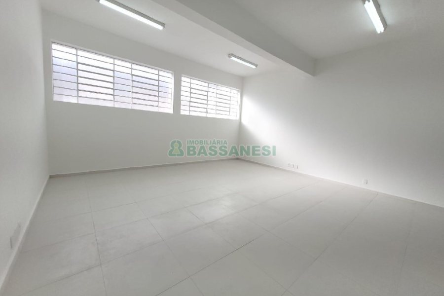 Loja com 180m², no bairro Lourdes em Caxias do Sul para Alugar