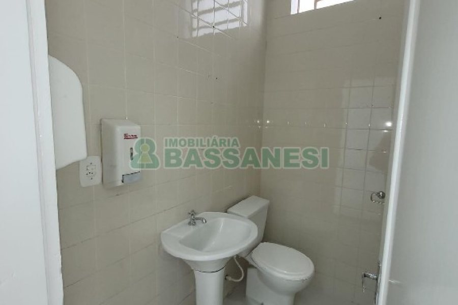 Loja com 180m², no bairro Lourdes em Caxias do Sul para Alugar