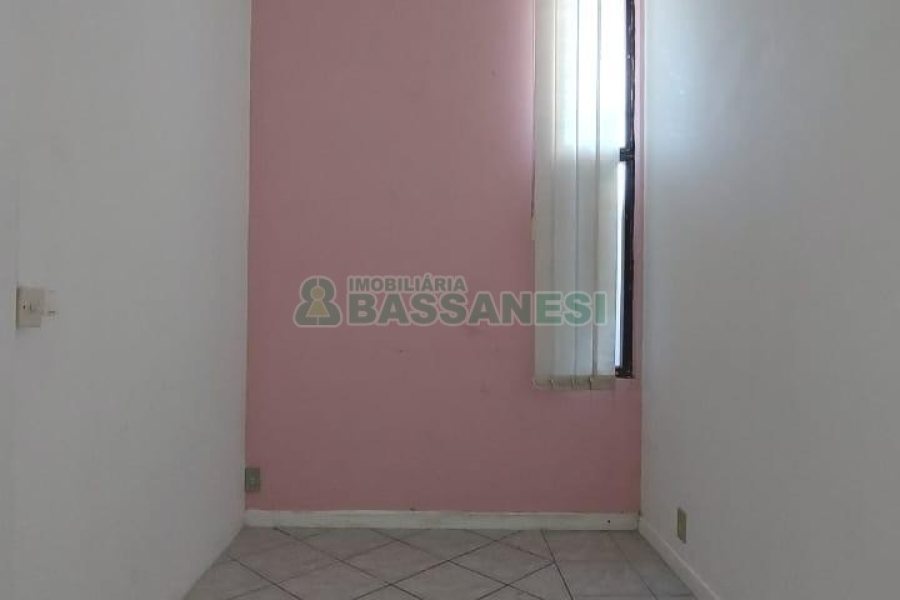 Sala com 45m², no bairro Centro em Caxias do Sul para Comprar