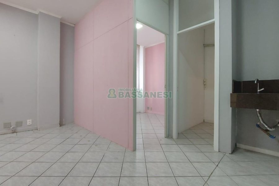 Sala com 45m², no bairro Centro em Caxias do Sul para Comprar