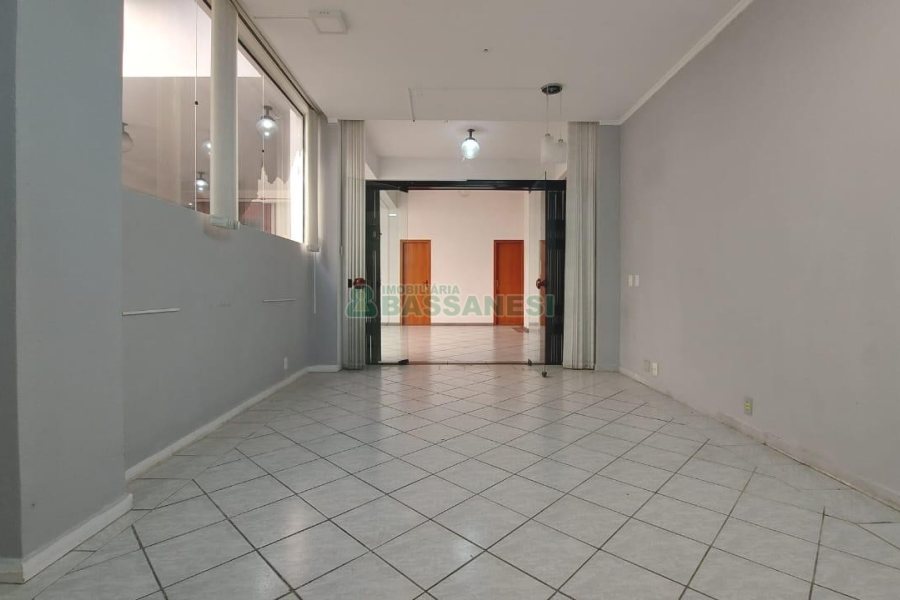 Sala com 45m², no bairro Centro em Caxias do Sul para Comprar
