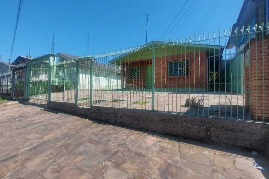 Casa com 88m², 3 dormitórios, 1 vaga, no bairro Fatima em Caxias do Sul para Alugar