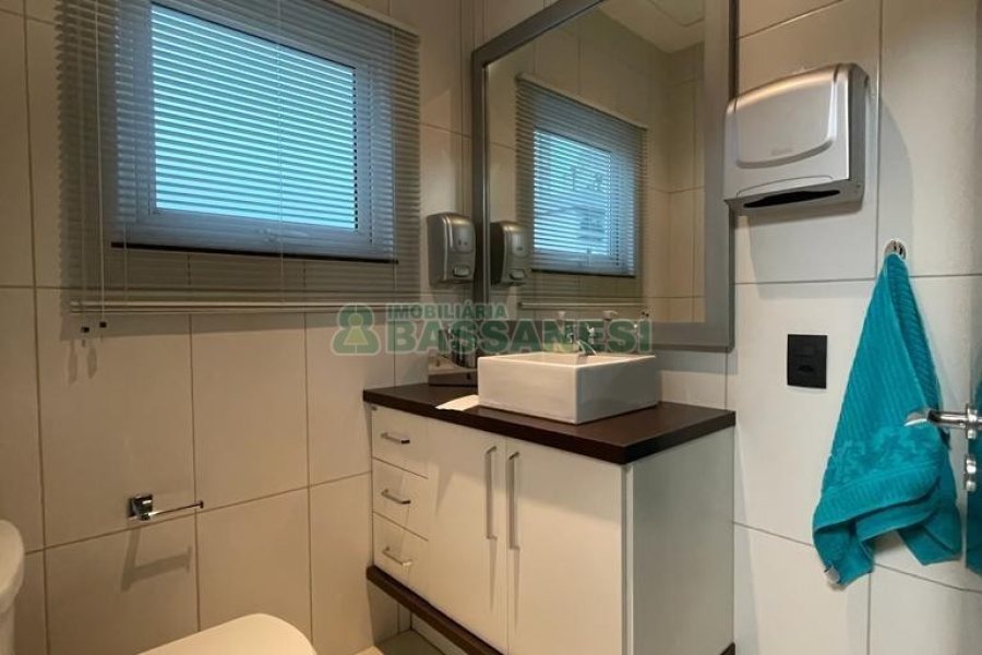 Sala Mobiliada com 172m², no bairro Centro em Caxias do Sul para Alugar