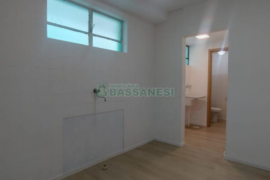 Apartamento com 80m², 2 dormitórios, no bairro Madureira em Caxias do Sul para Alugar