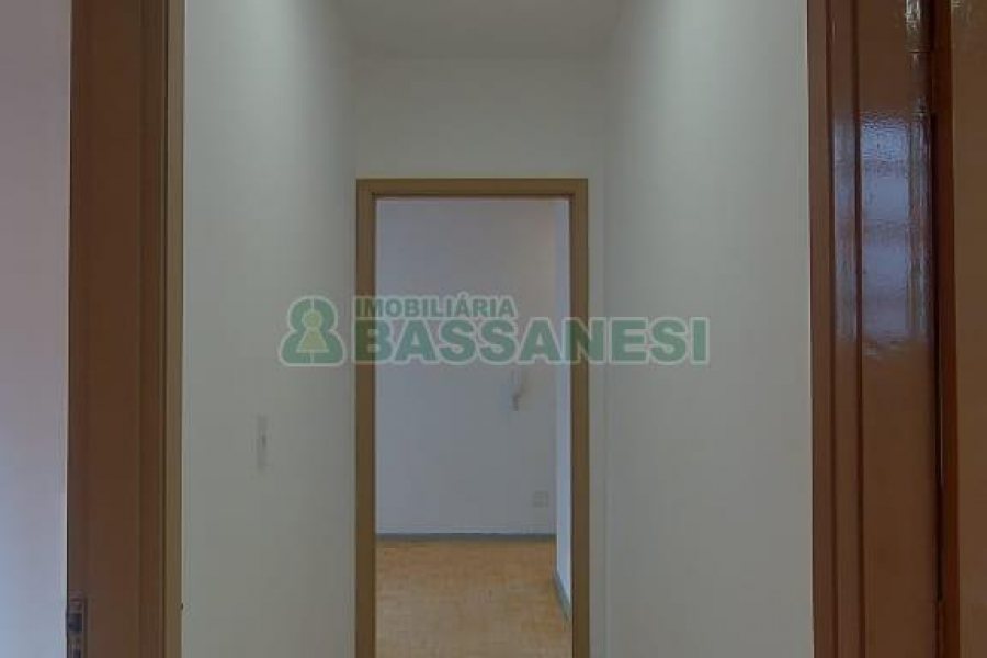 Apartamento com 80m², 2 dormitórios, no bairro Madureira em Caxias do Sul para Alugar