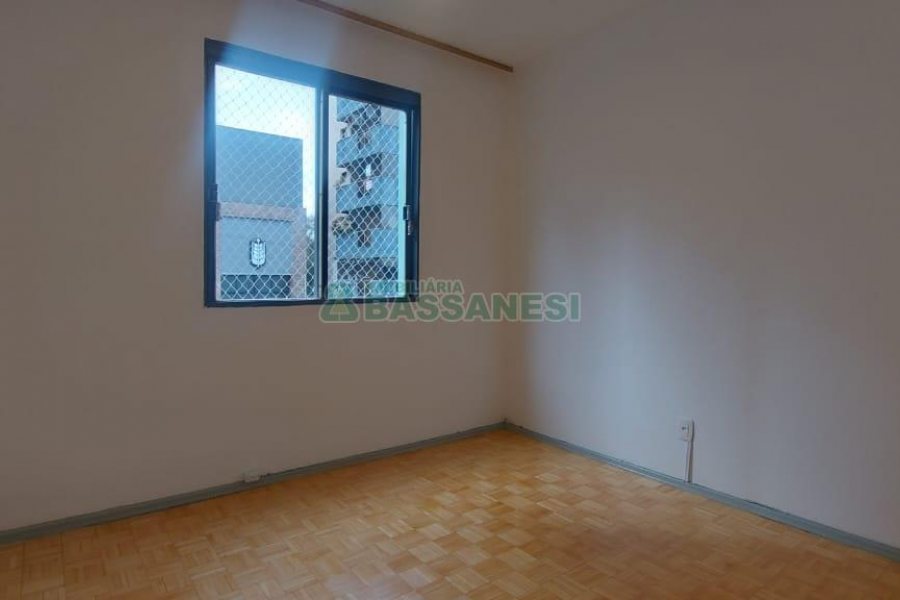 Apartamento com 80m², 2 dormitórios, no bairro Madureira em Caxias do Sul para Alugar