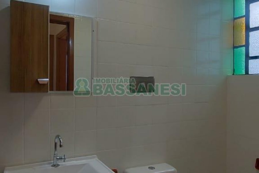 Apartamento com 80m², 2 dormitórios, no bairro Madureira em Caxias do Sul para Alugar