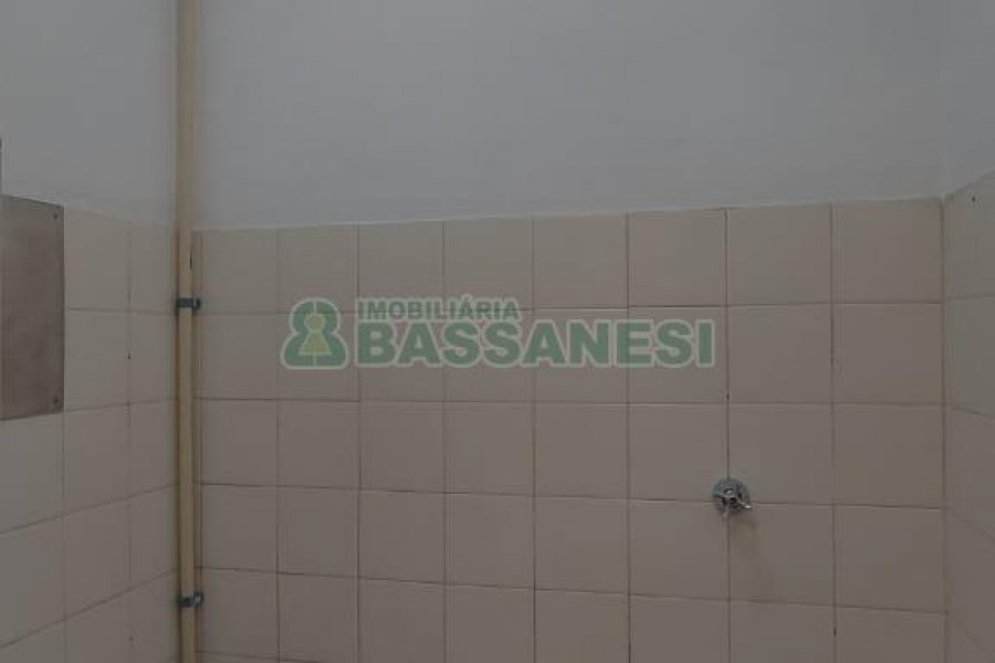 Apartamento com 80m², 2 dormitórios, no bairro Madureira em Caxias do Sul para Alugar