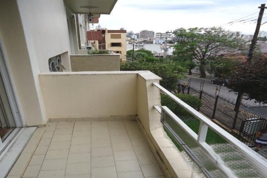 Apartamento com 100m², 3 dormitórios, 1 vaga, no bairro Pio X em Caxias do Sul para Comprar