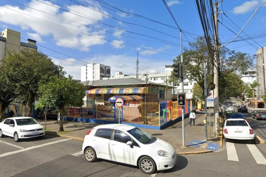 Casa Comercial com 370m², no bairro São Pelegrino em Caxias do Sul para Alugar
