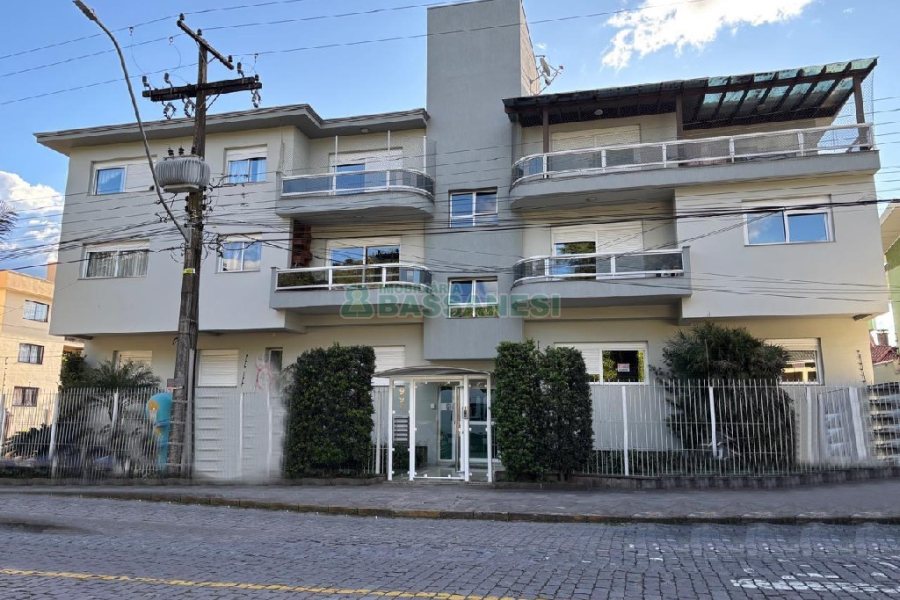 Apto Mobiliado com 82m², 2 dormitórios, 3 vagas, no bairro Petrópolis em Caxias do Sul para Alugar