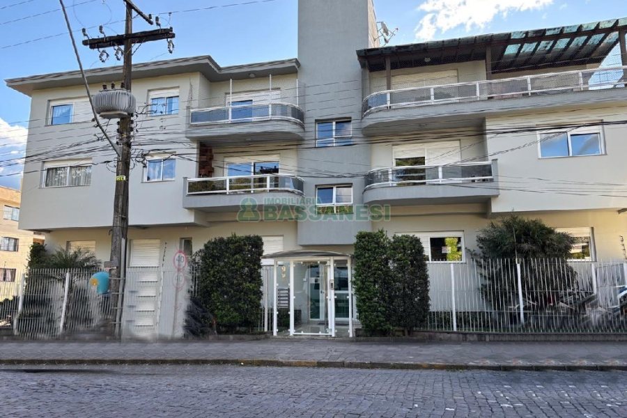 Apto Mobiliado com 82m², 2 dormitórios, 3 vagas, no bairro Petrópolis em Caxias do Sul para Alugar