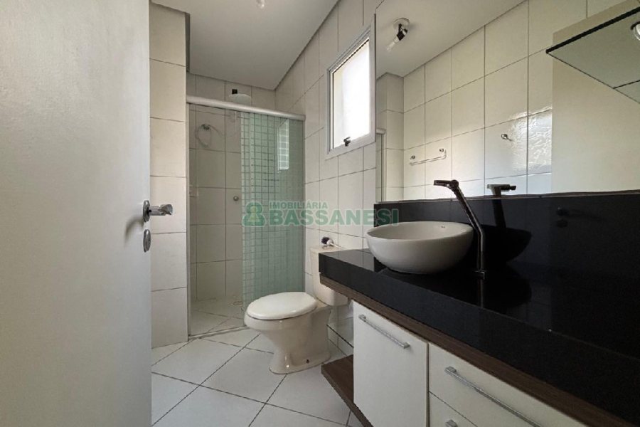 Apto Mobiliado com 82m², 2 dormitórios, 3 vagas, no bairro Petrópolis em Caxias do Sul para Alugar