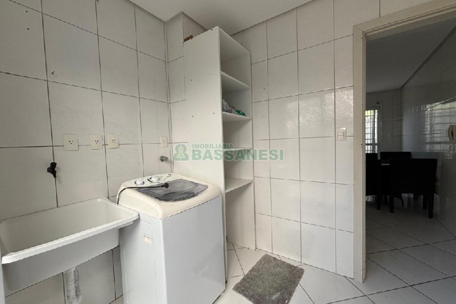 Apto Mobiliado com 82m², 2 dormitórios, 3 vagas, no bairro Petrópolis em Caxias do Sul para Alugar