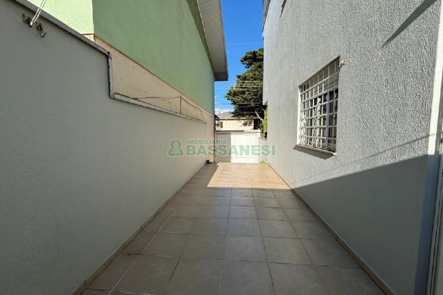 Apto Mobiliado com 82m², 2 dormitórios, 3 vagas, no bairro Petrópolis em Caxias do Sul para Alugar