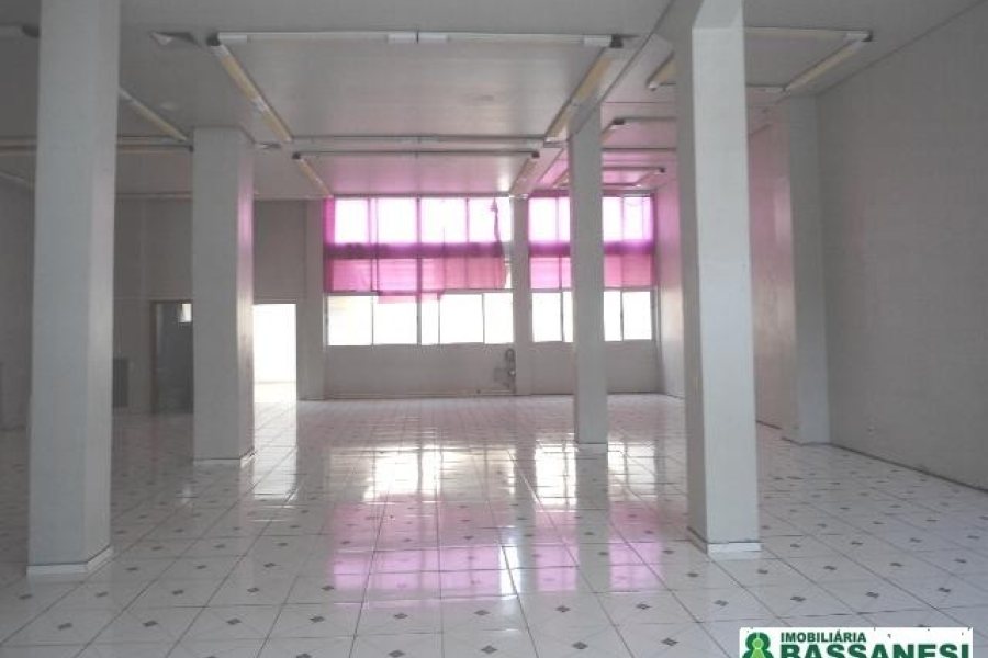 Loja com 179m², 3 vagas, no bairro Lourdes em Caxias do Sul para Alugar ou Comprar