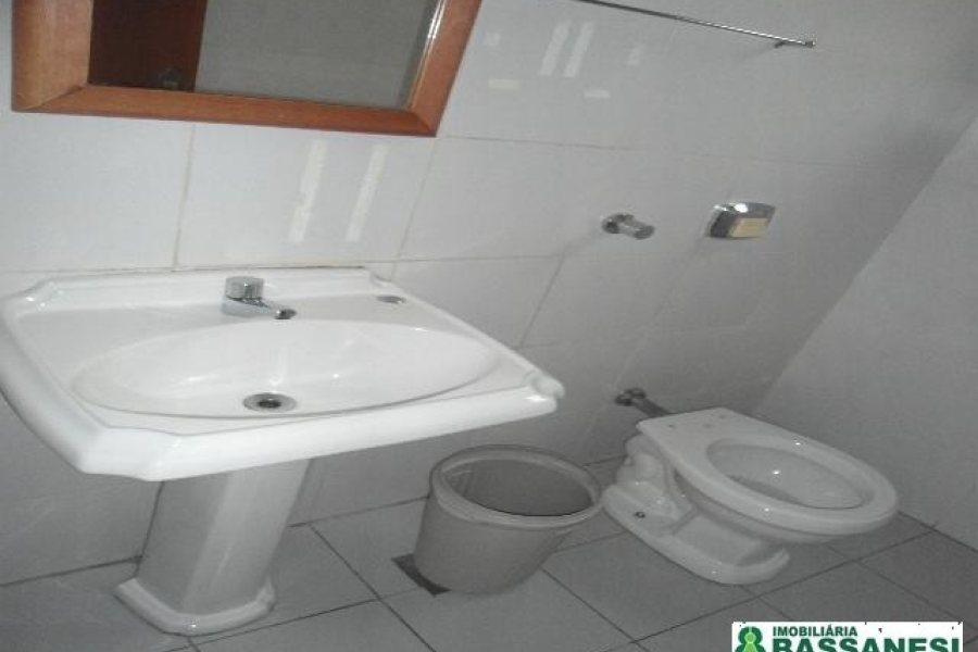 Loja com 179m², 3 vagas, no bairro Lourdes em Caxias do Sul para Alugar ou Comprar