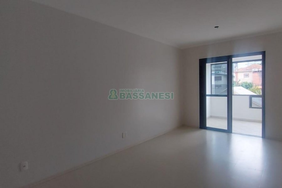 Apartamento com 94m², 3 dormitórios, 2 vagas, no bairro Pio X em Caxias do Sul para Alugar