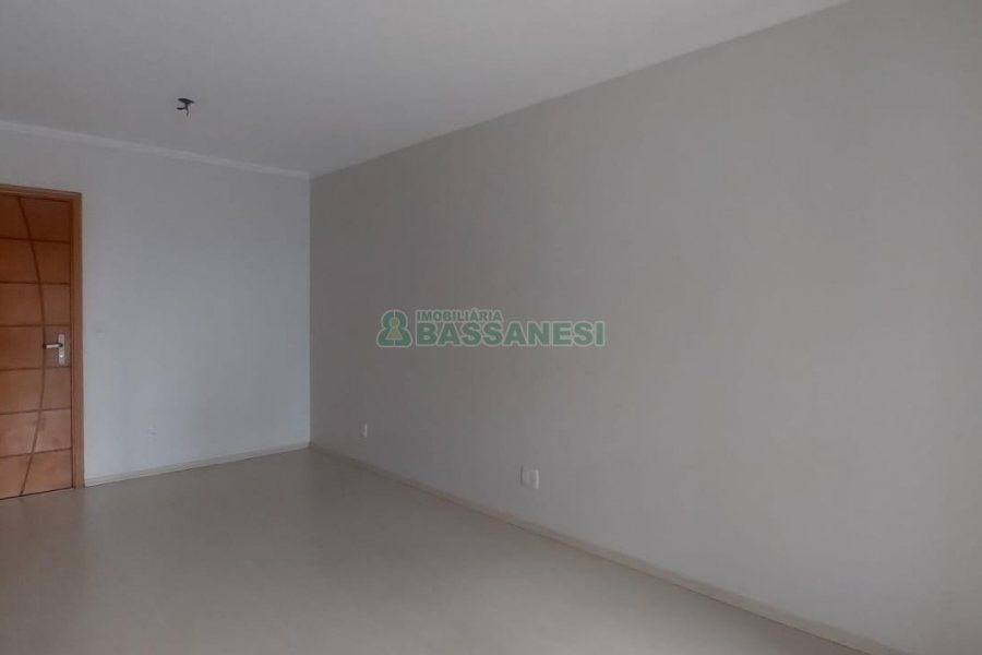 Apartamento com 94m², 3 dormitórios, 2 vagas, no bairro Pio X em Caxias do Sul para Alugar