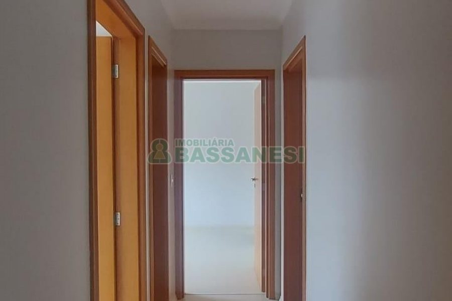 Apartamento com 94m², 3 dormitórios, 2 vagas, no bairro Pio X em Caxias do Sul para Alugar
