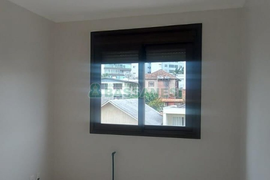Apartamento com 94m², 3 dormitórios, 2 vagas, no bairro Pio X em Caxias do Sul para Alugar