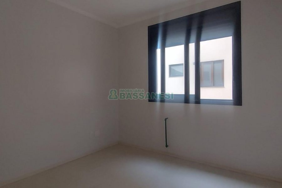 Apartamento com 94m², 3 dormitórios, 2 vagas, no bairro Pio X em Caxias do Sul para Alugar